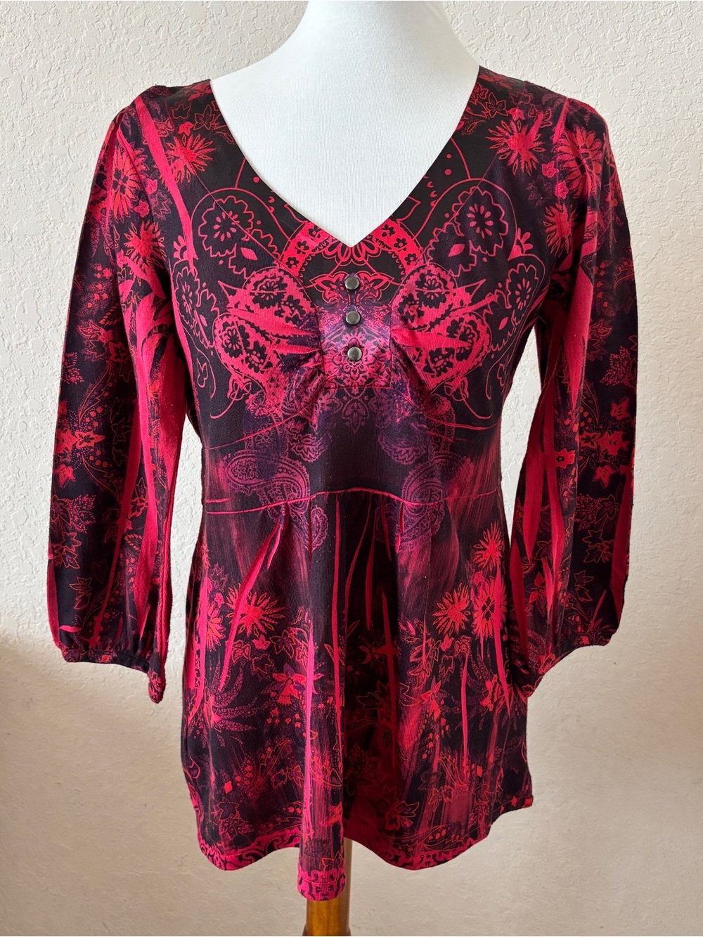 One World Women’s Red Black Paisley 3/4 Sleeve Top Y2K Boho Whimsigoth Medium